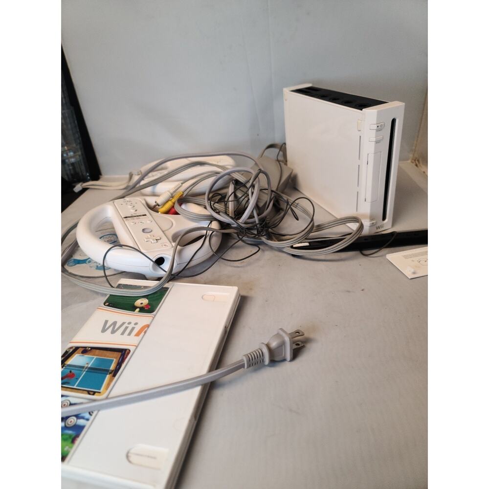 Nintendo Wii Video Game Console RVL-001 Black Complete Tested - Picture 2 of 6
